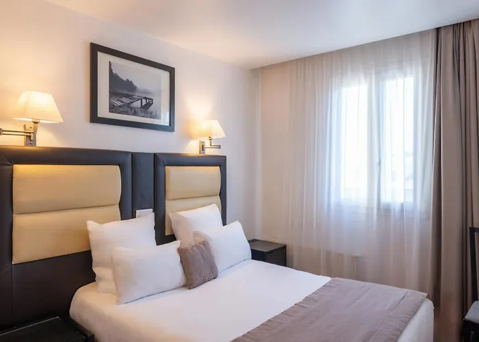Cosmotel Hotel Paris